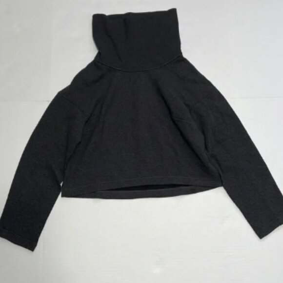 Lululemon Pullover - Picture 1 of 4